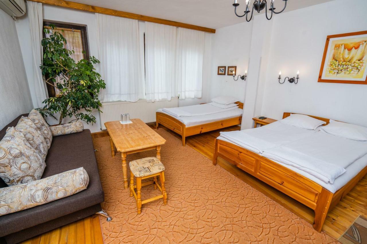 Toni'S Guest House Melnik  Eksteriør billede